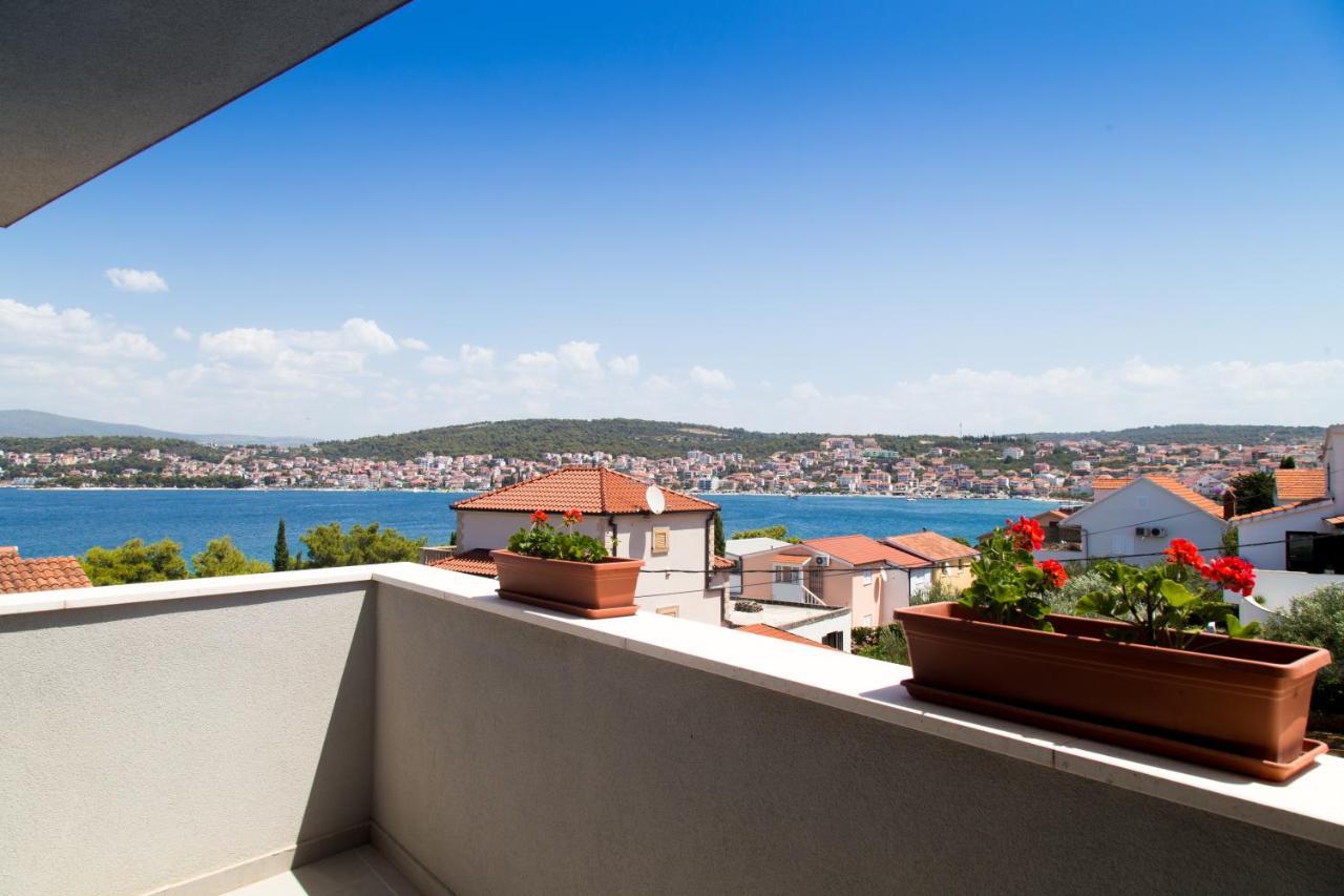 Beachfront House Olbia With Private Parking Trogir Exterior foto
