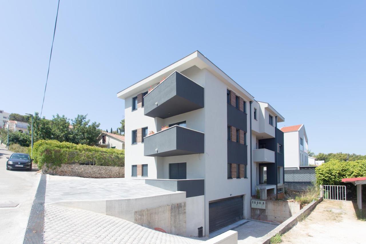 Beachfront House Olbia With Private Parking Trogir Exterior foto