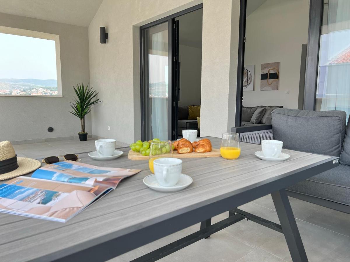 Beachfront House Olbia With Private Parking Trogir Exterior foto