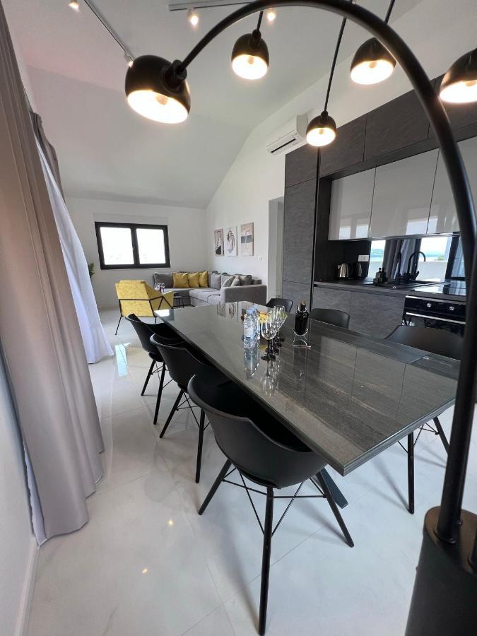 Beachfront House Olbia With Private Parking Trogir Exterior foto